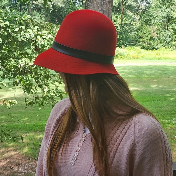 Vintage Red Wool Fedora with Black Band - Picture 3 of 6